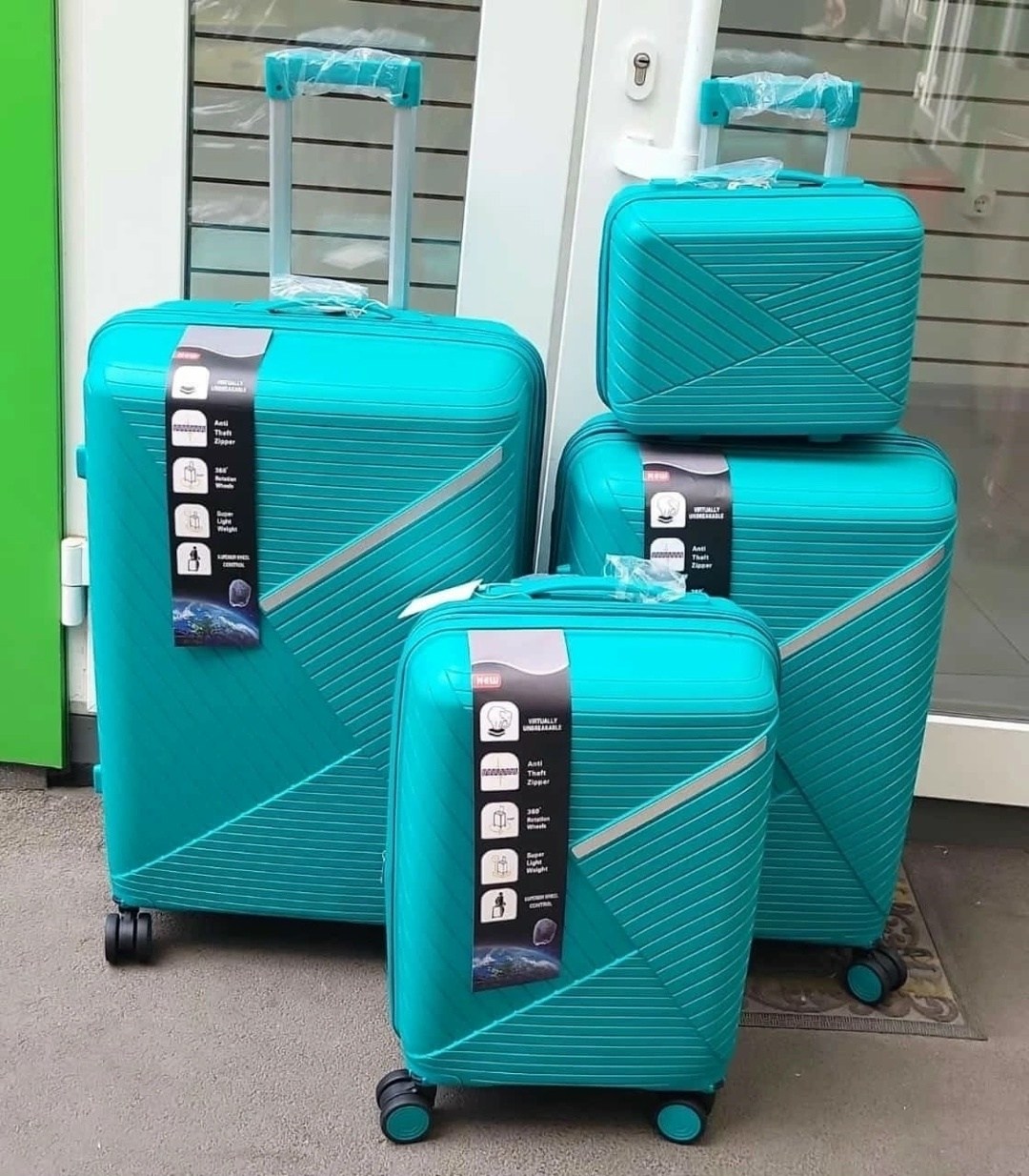 чемодан,желтый чемодан,чемодан женский,чемодан средний,чемодан american tourister soundbox golden yellow - 67 cm