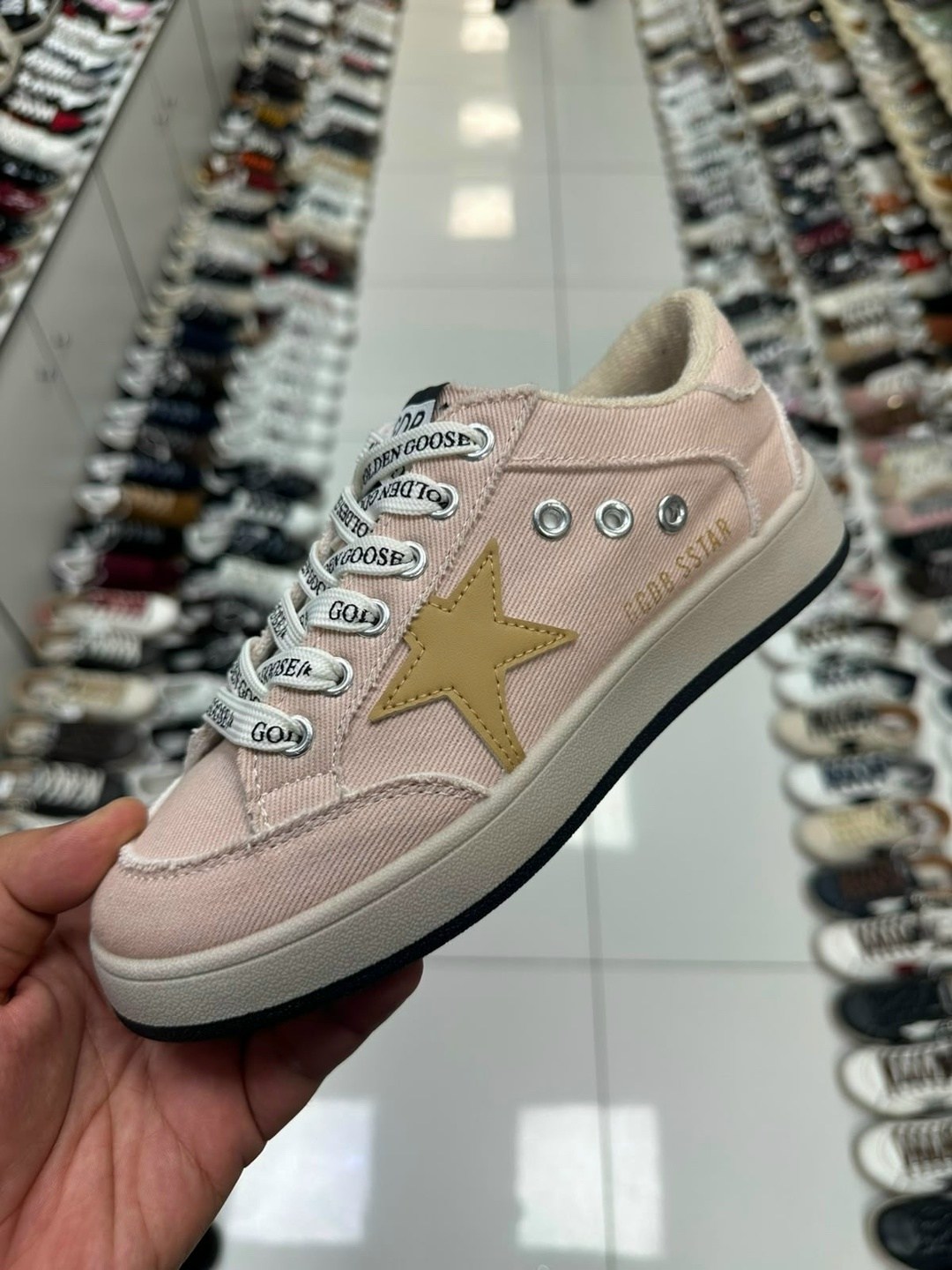 ,кроссовки converse,кроссовки женскиe,модные кеды,повседневные кроссовки