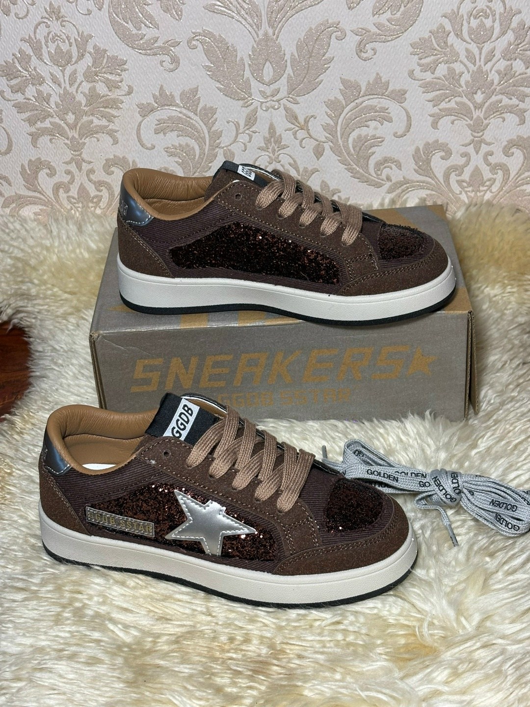 кроссовки golden goose с пайетками на платформе,кеды golden goose,,кроссовки golden goose,женские кроссовки