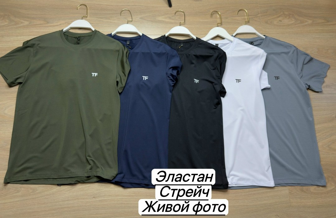 мужская мода,молодой человек,футболка мужская,красивый молодой человек,фитнес мужской