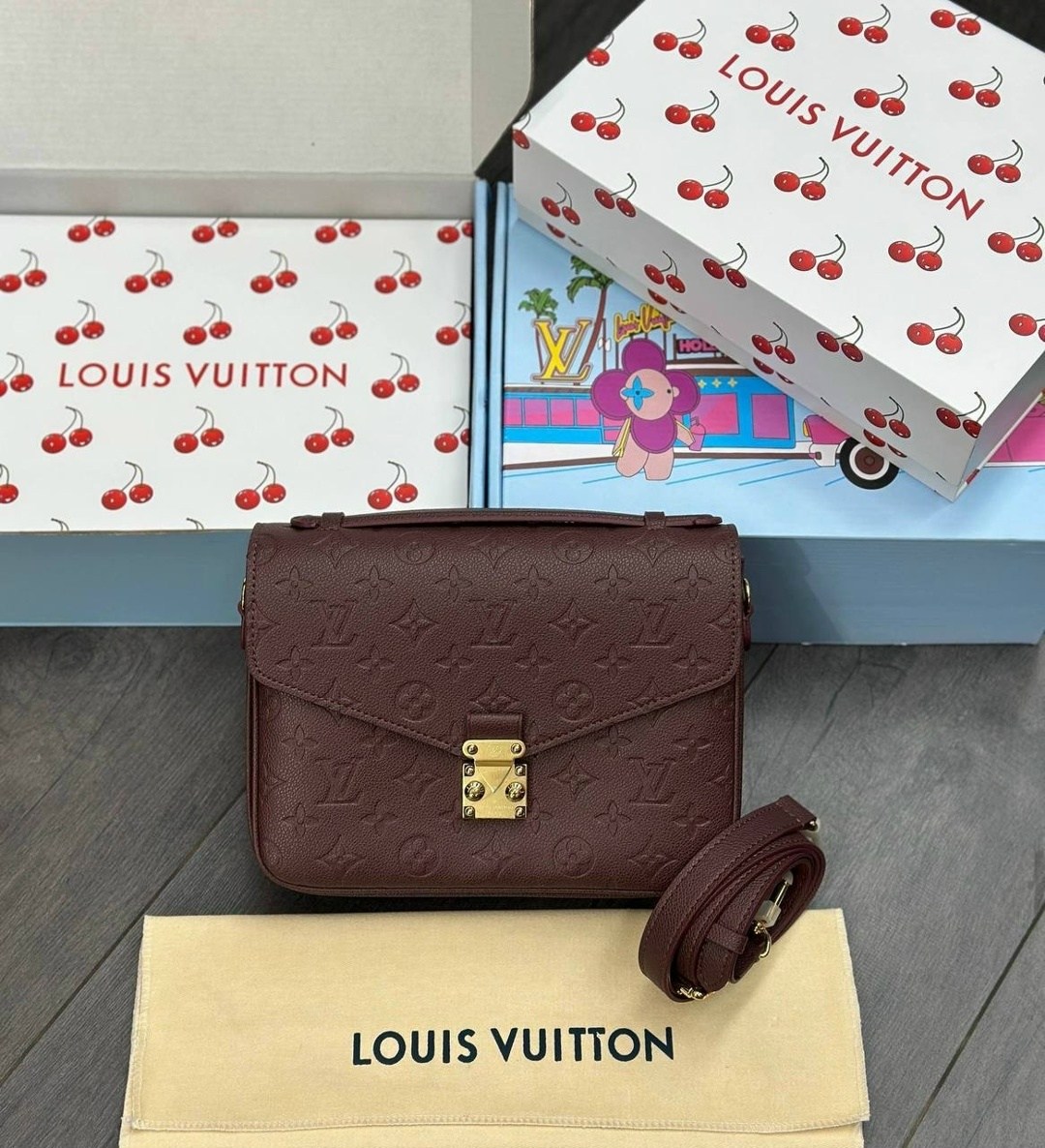 сумка louis vuitton pochette metis,сумка женская louis vuitton,сумка louis vuitton,фирменная женская сумка louis vuitton pochette metis,сумка louis vuitton pochette metis east west