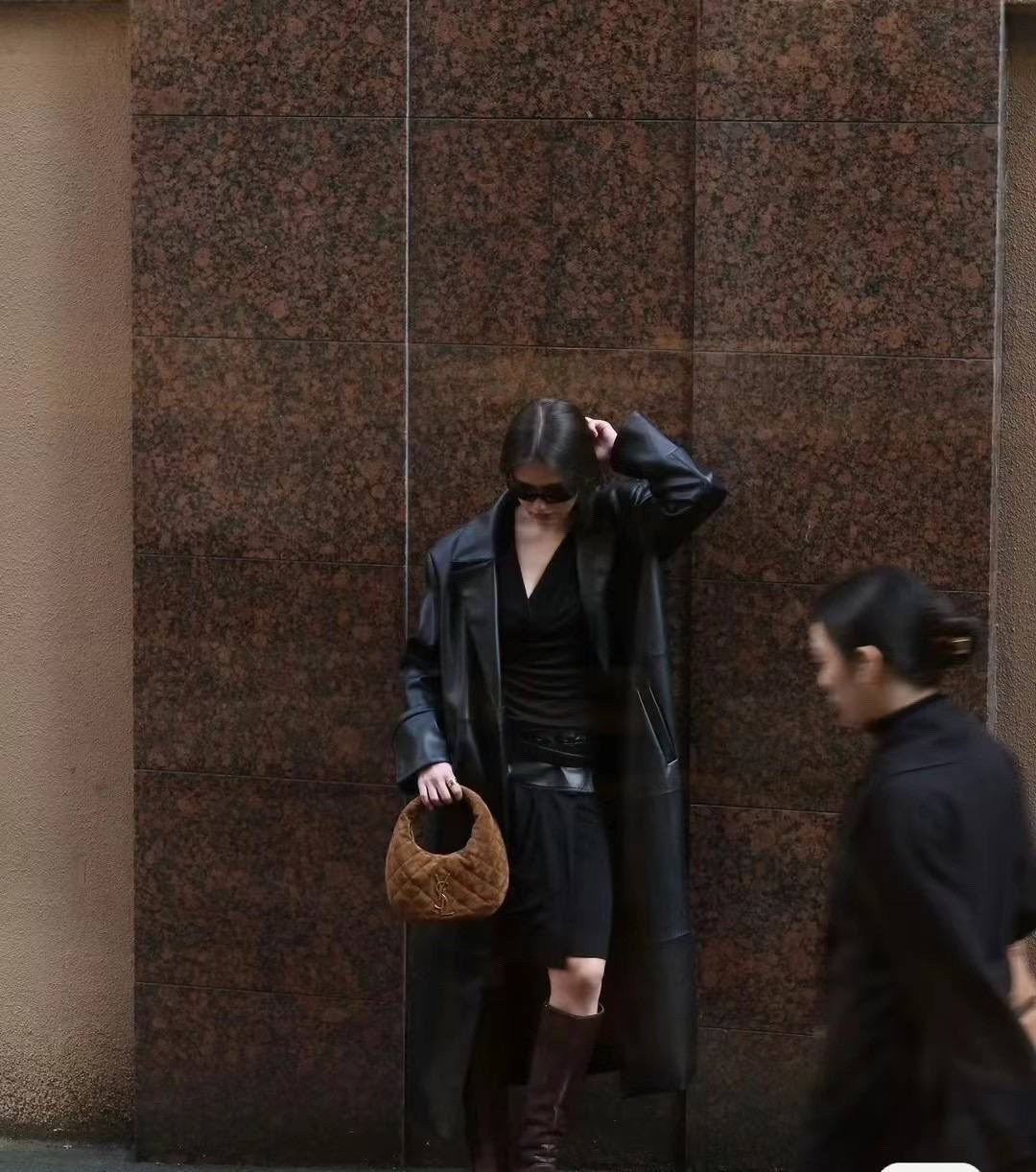 сумки yves saint laurent,сумка женская yves saint laurent,saint laurent сумка,сумки женская,замшевая сумка