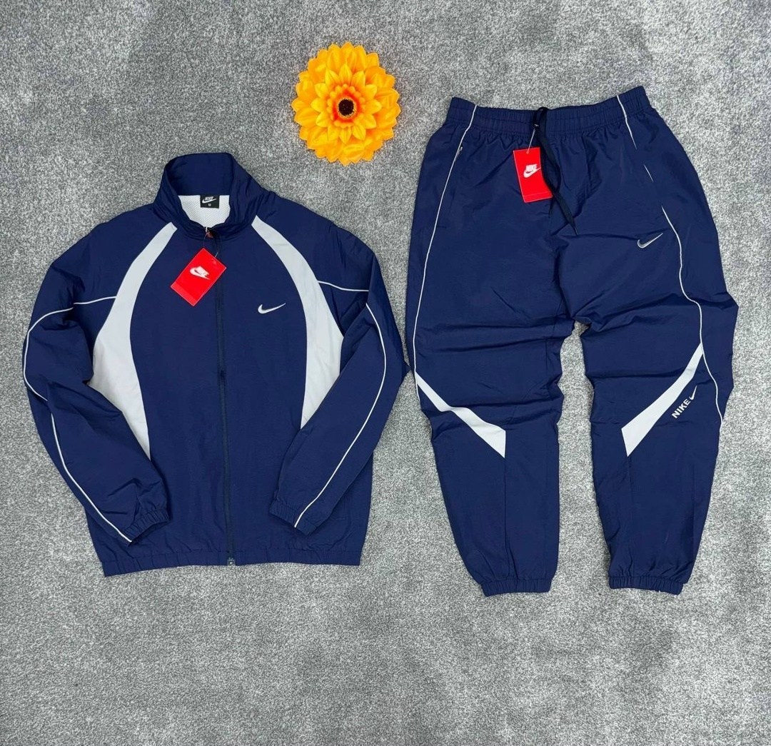 спортивный костюм nike,спортивный костюм мужской nike,спортивный костюм плащевка nike,мужской спортивный костюм,спортивный костюм для мужчин