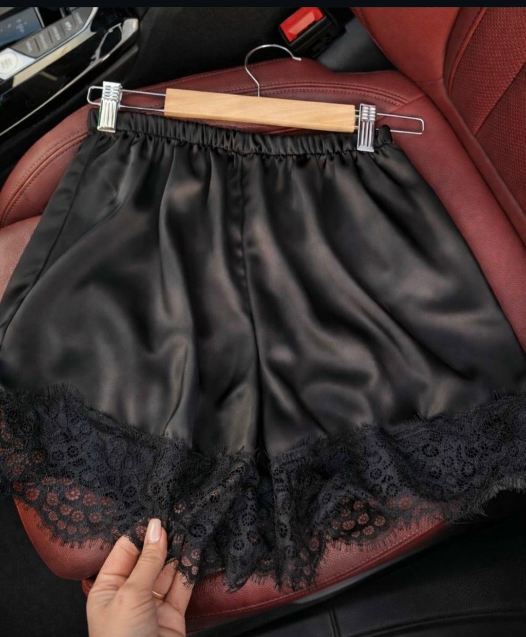 короткий пижамный комплект intimissimi,атласные шорты,шорты с кружевом,женские шорты,юбка с кружевами