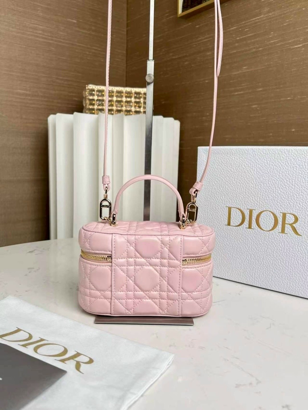 сумка dior lady dior shoulder bag handbag,dior сумка,сумка dior женская,dior bag,сумка кристиан диор белая кожа