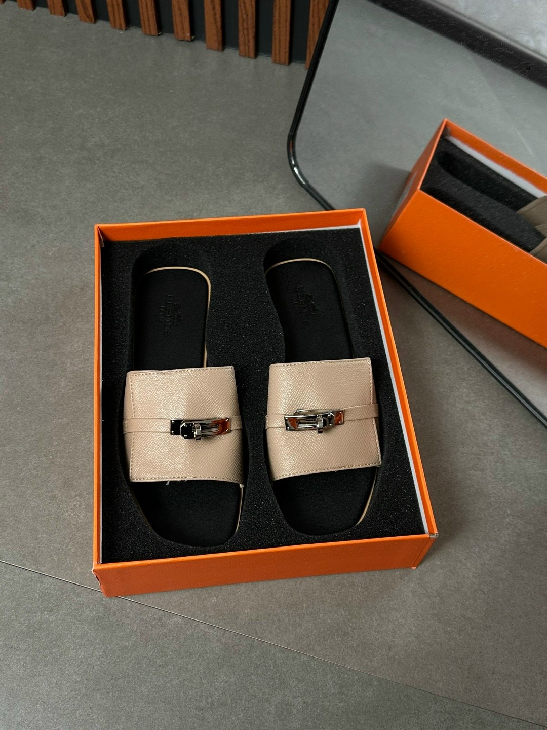 ,шлепки хермес оран,hermes шлепанцы,тапки эрмес,шлепанцы женские