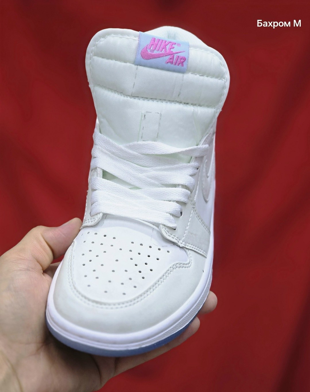 баскетбольные кроссовки nike air jordan 1 retro,кроссовки nike air jordan 1 retro,air jordan 1 mid triple white,кроссовки nike air jordan 1 retro high,мужские кроссовки nike air jordan 1 retro high