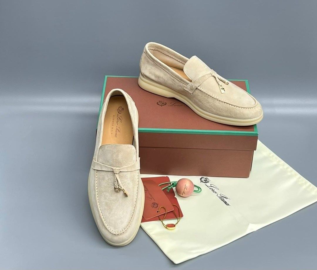 лоферы женские loro piana,замшевые лоферы loro piana,лоферы loro piana,лоферы из натуральной замши loro piana,замшевые лоферы лоро пиана в бежевом цвете