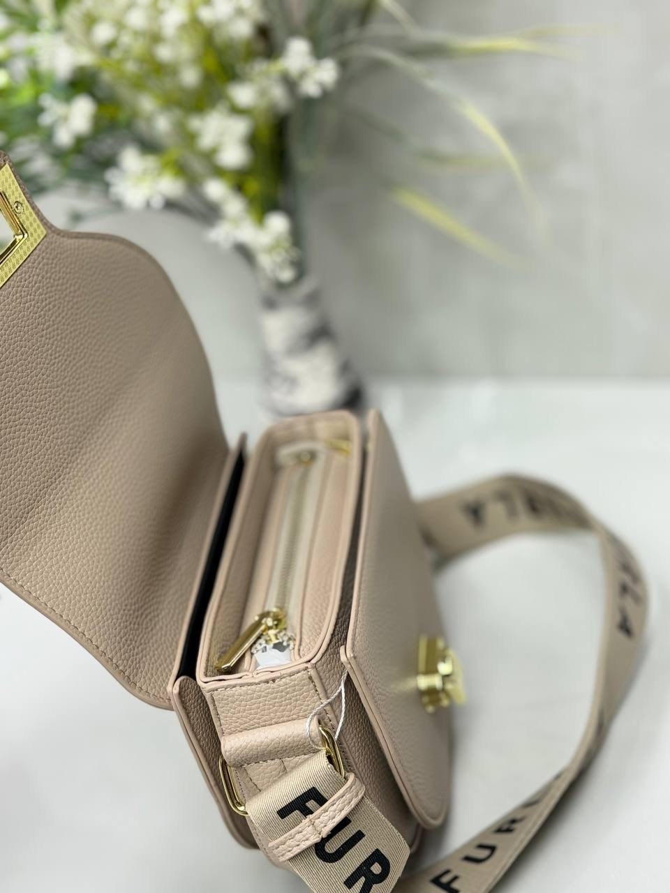 сумка furla,сумка женская furla,сумка,сумка furla через плечо,маленькая сумка через плечо с клапаном furla