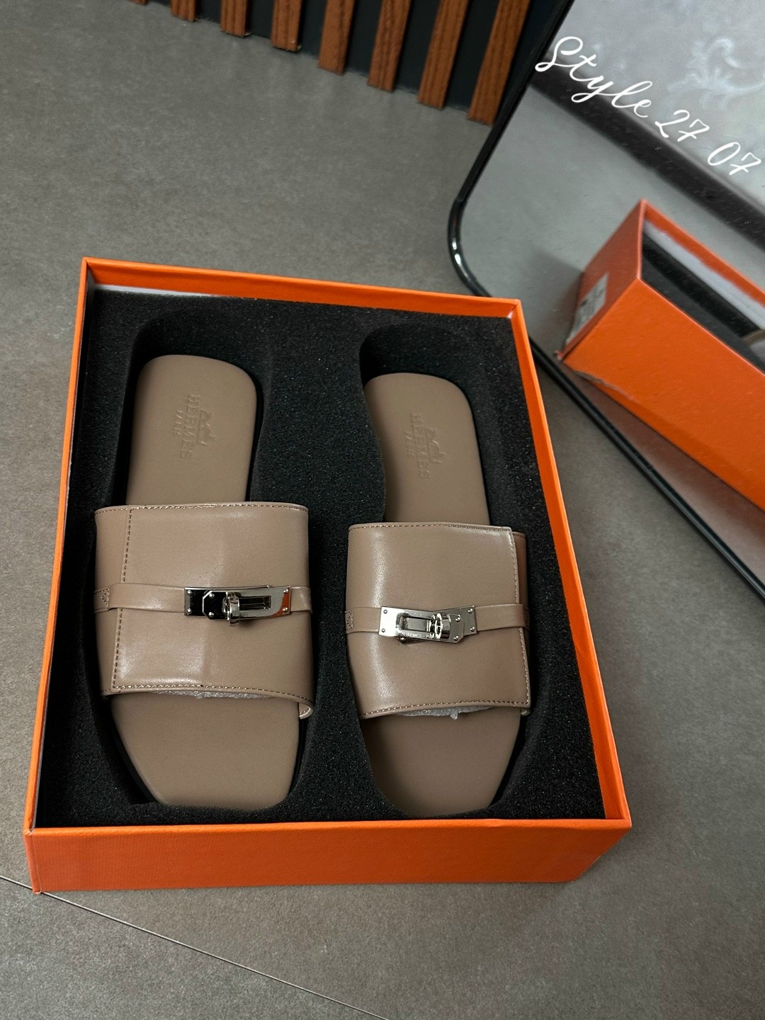 ,шлепки хермес оран,hermes шлепанцы,тапки эрмес,шлепанцы женские