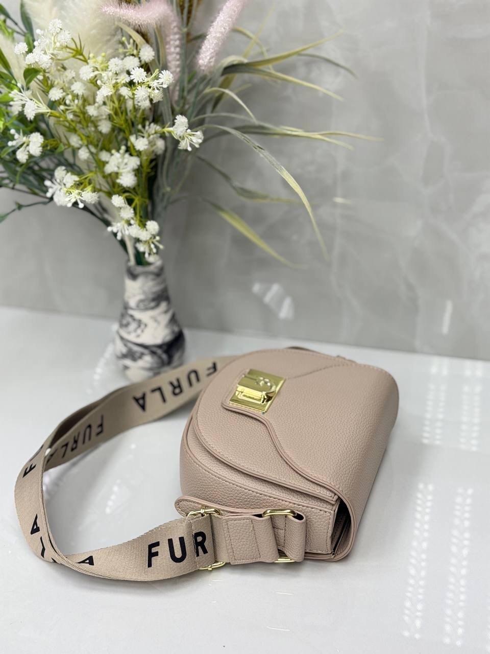сумка furla,сумка женская furla,сумка,сумка furla через плечо,маленькая сумка через плечо с клапаном furla
