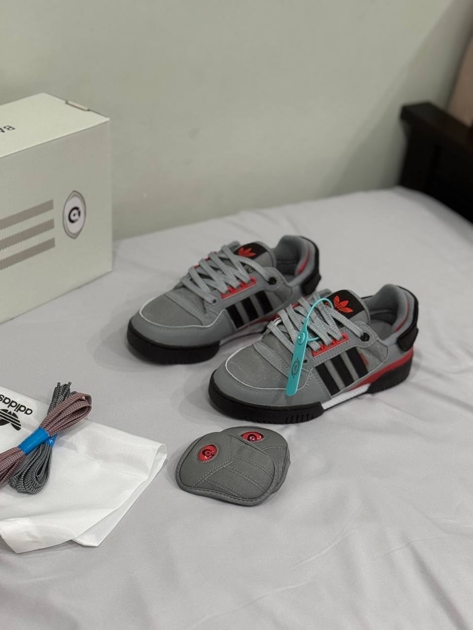 adidas micropacer x r1,adidas micropacer,adidas micropacer r1,кроссовки,адидас микропейсер