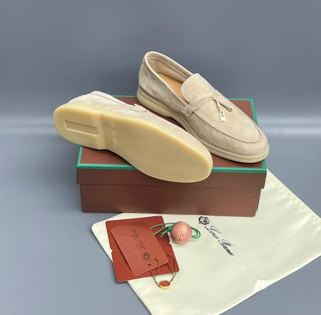 лоферы женские loro piana,замшевые лоферы loro piana,лоферы loro piana,лоферы из натуральной замши loro piana,замшевые лоферы лоро пиана в бежевом цвете