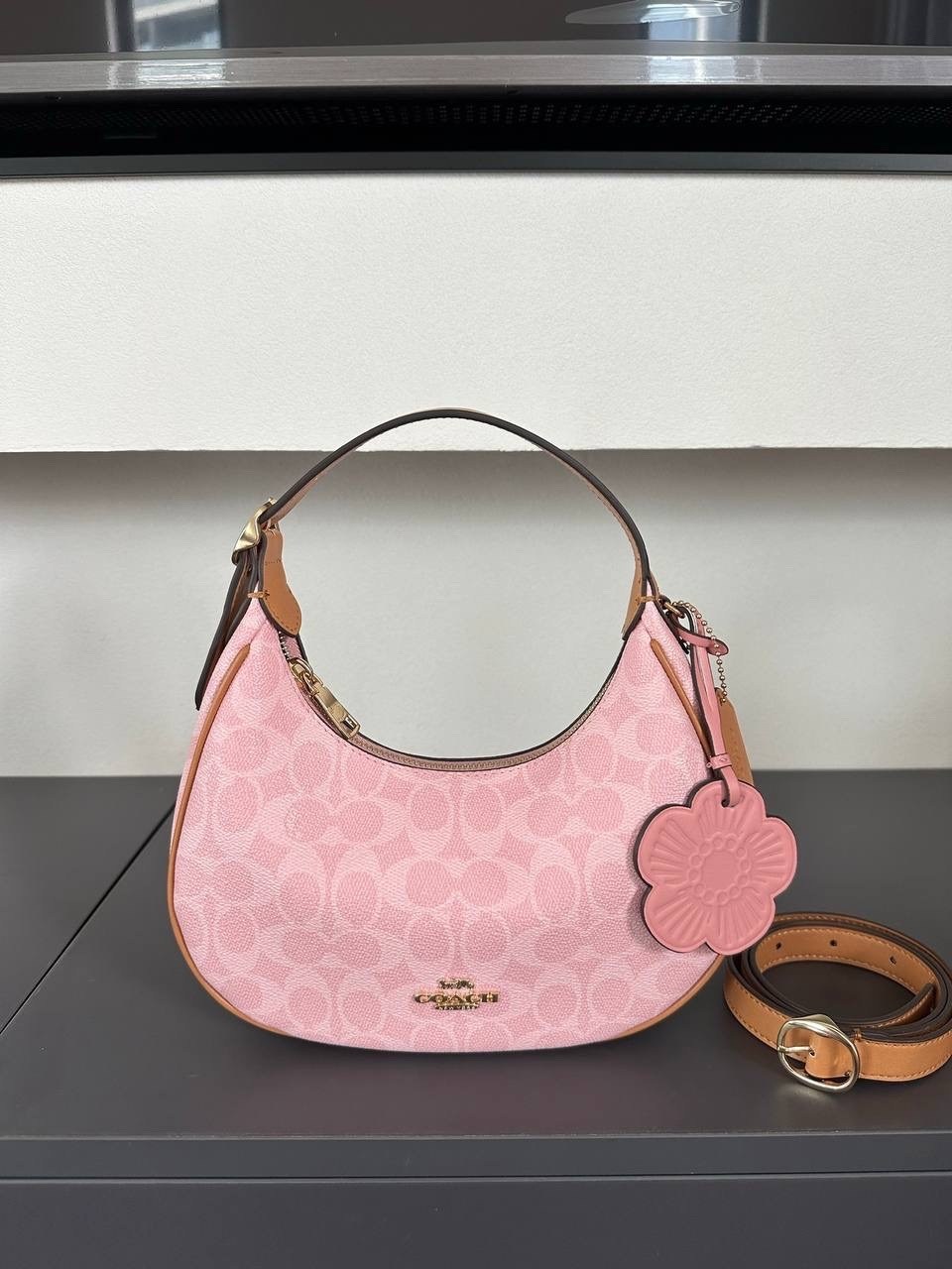 сумка coach,сумка женская coach,coach сумка на плечо,сумка coach хобо,брендовая женская сумка coach