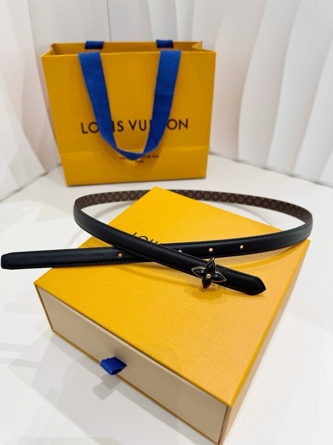 ремень louis vuitton,женский кожаный ремень louis vuitton,женский ремень louis vuitton,кожаный ремень louis vuitton,женский ремень