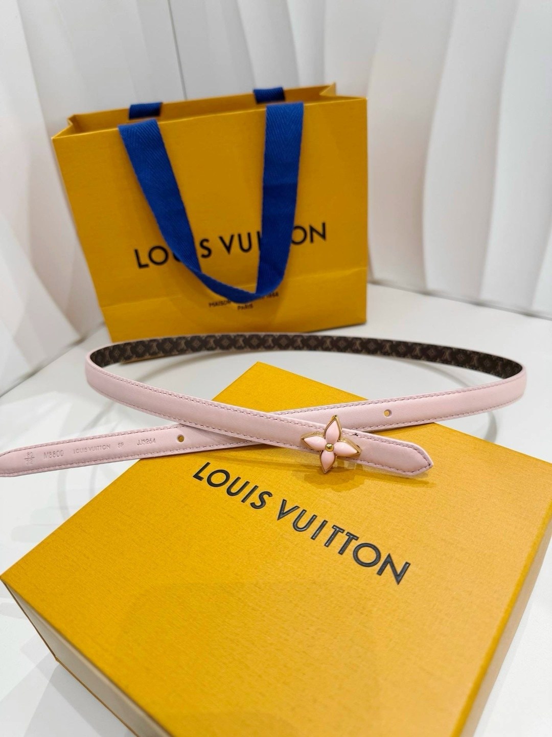 ремень louis vuitton,женский кожаный ремень louis vuitton,женский ремень louis vuitton,кожаный ремень louis vuitton,женский ремень