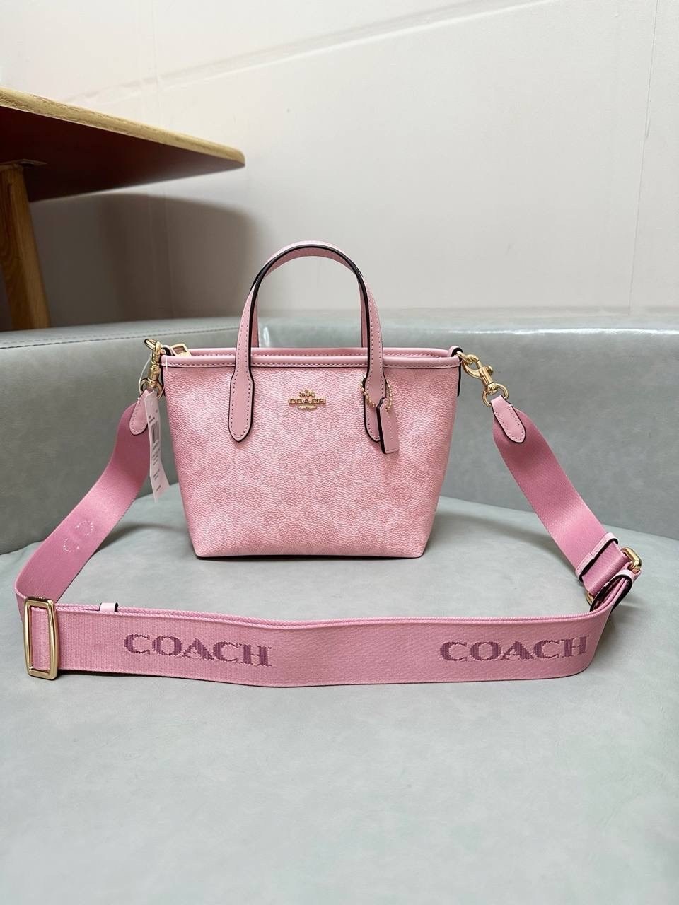 сумка coach,женская сумка coach,сумка на плечо coach,сумка,женская сумка