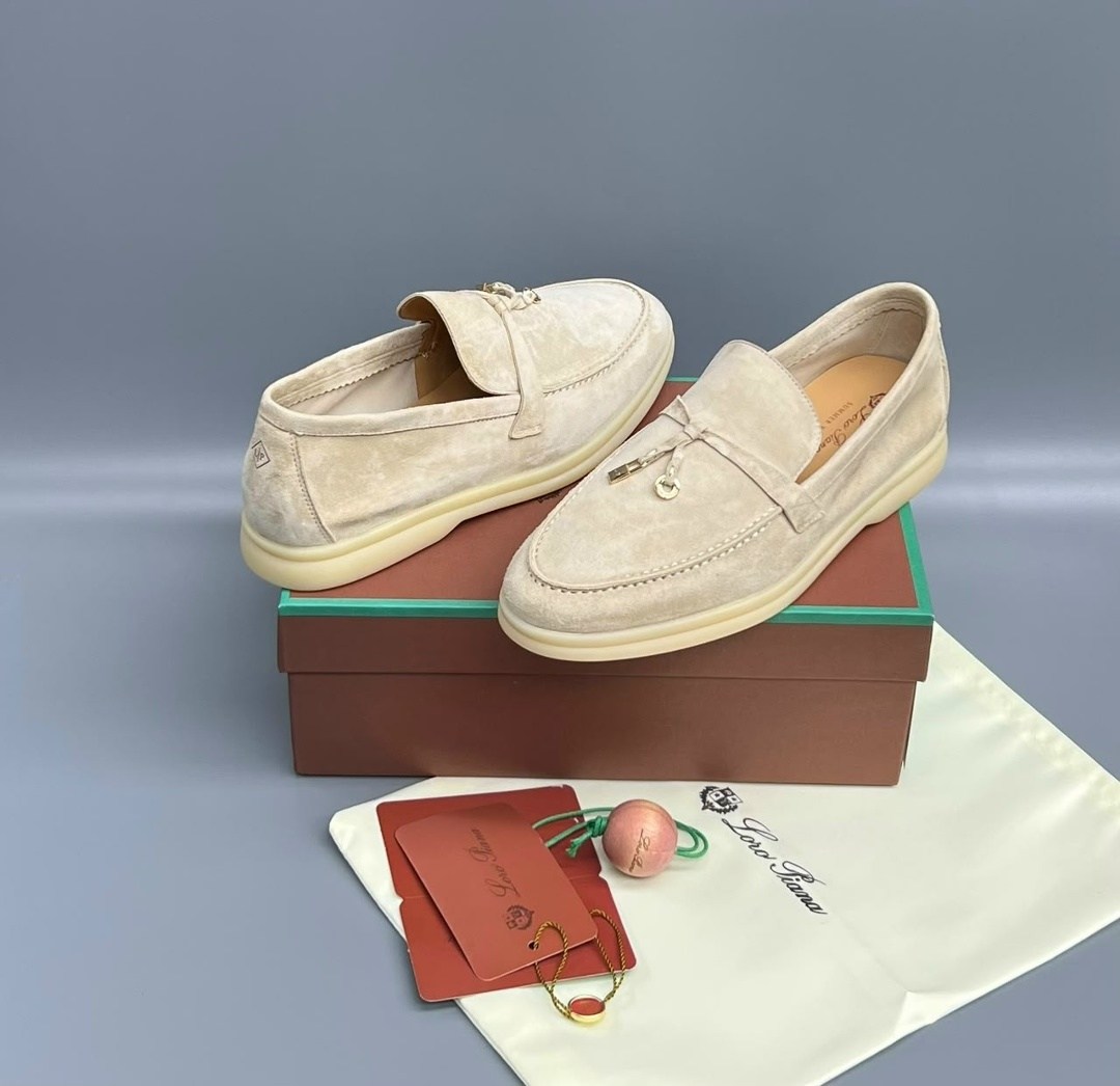 лоферы женские loro piana,замшевые лоферы loro piana,лоферы loro piana,лоферы из натуральной замши loro piana,замшевые лоферы лоро пиана в бежевом цвете