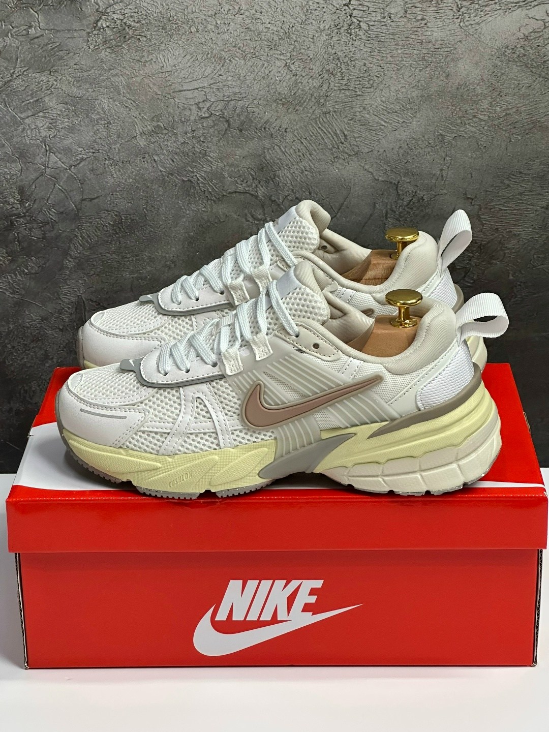 кроссовки nike,кроссовки nike v 2 k run,кроссовки nike v2k run,повседневные кроссовки,женские кроссовки