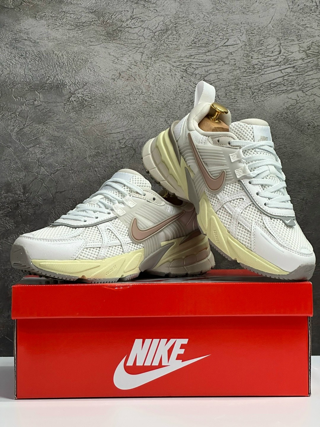 кроссовки nike,кроссовки nike v 2 k run,кроссовки nike v2k run,повседневные кроссовки,женские кроссовки