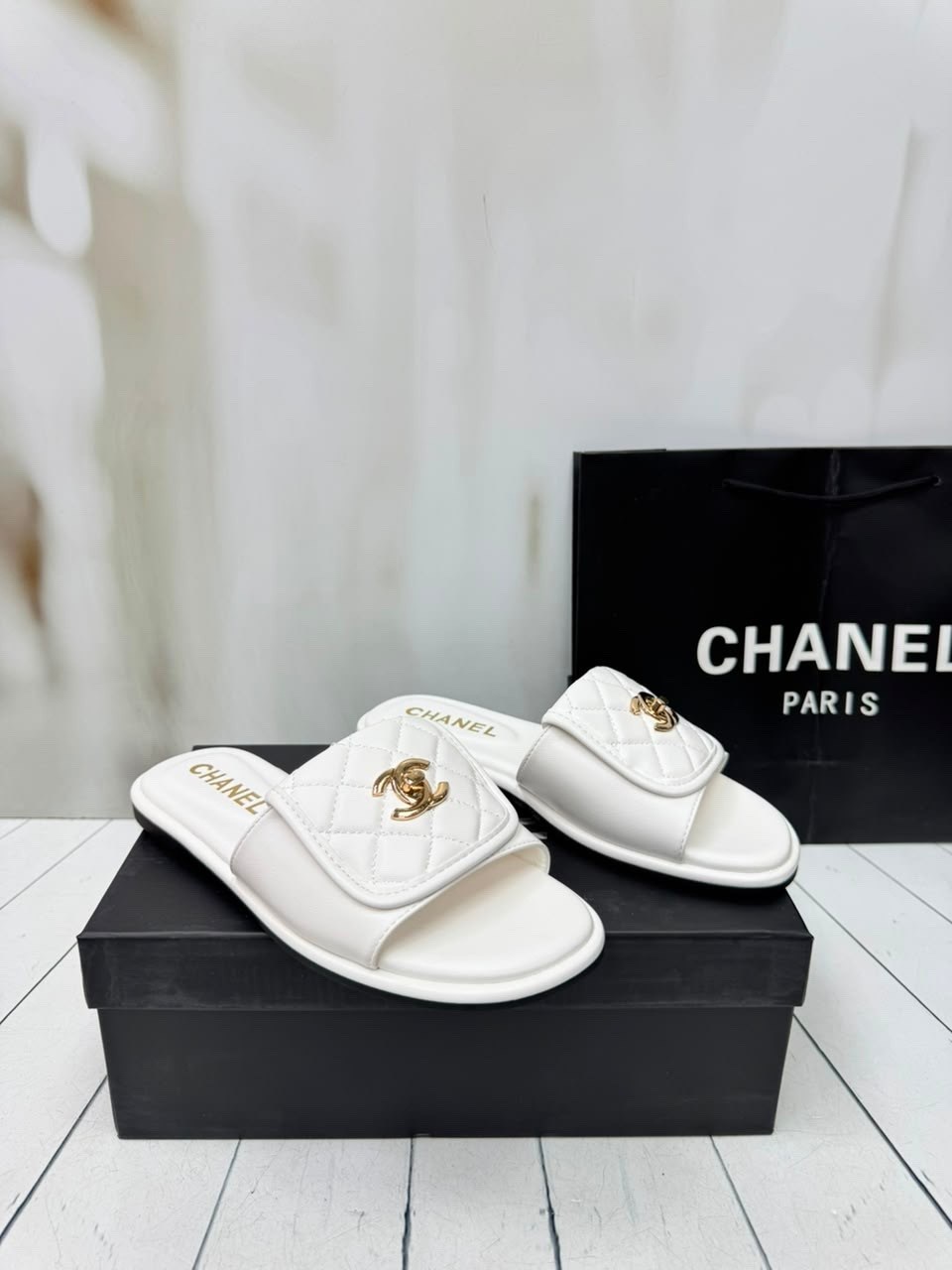 шлепанцы chanel,тапочки женские chanel,тапочки chanel,chanel шлепанцы женские,шлепки chanel женские