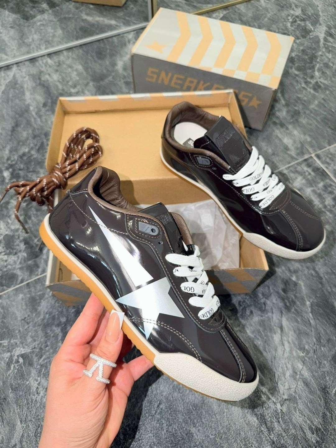 ,кроссовки golden goose,женские кроссовки,лакированные кроссовки,кеды golden goose