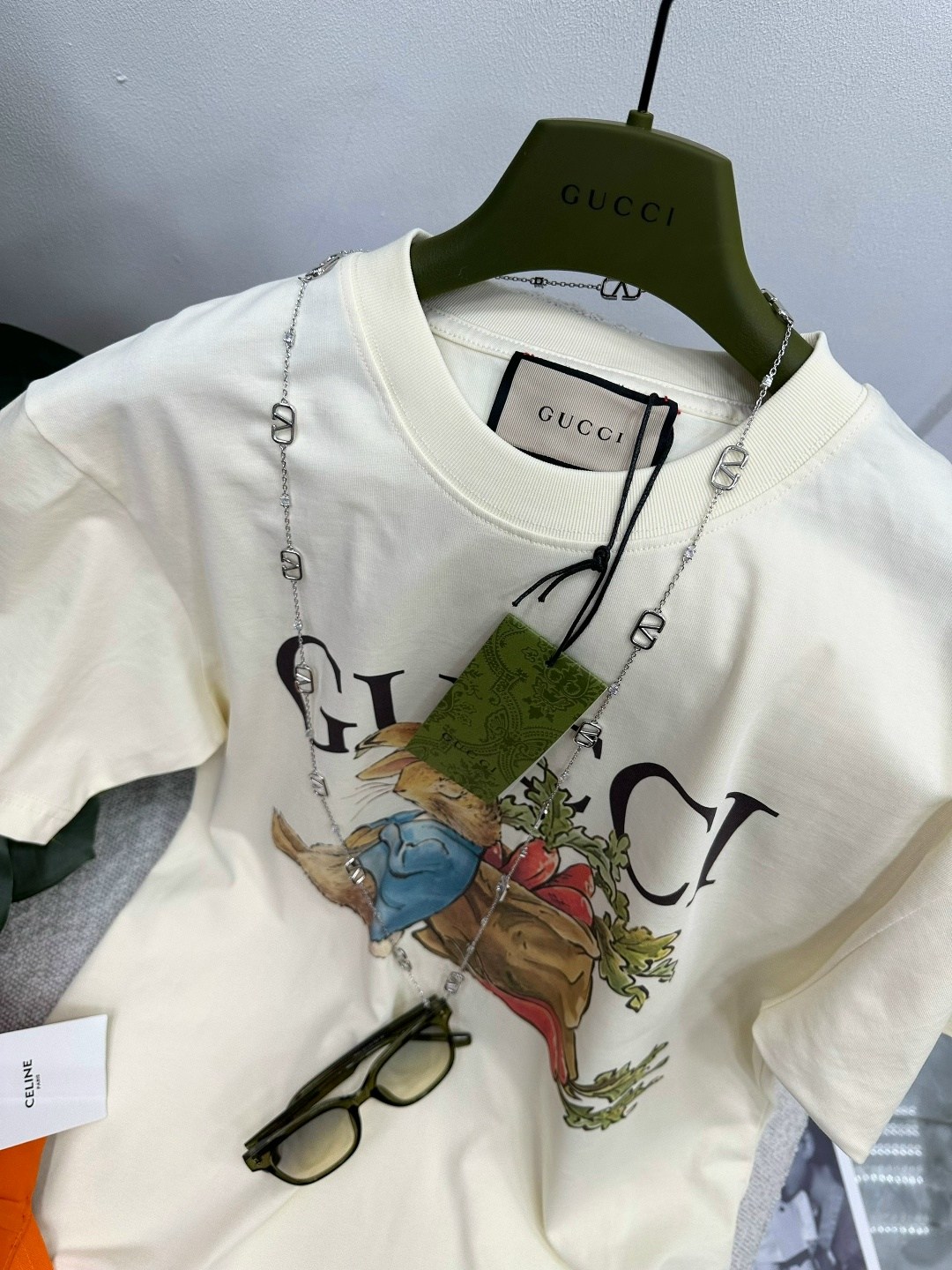 футболка женская gucci,gucci футболка,футболка гуччи,футболки дизайн,футболка женская