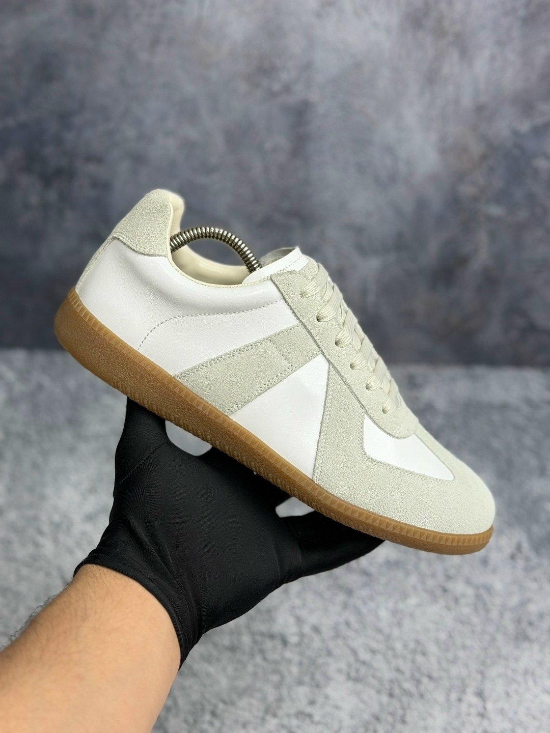 maison margiela replica кроссовки,,кроссовки maison margiela replica leather and suede белый/серый,maison margiela кроссовки,maison margiela белые кожаные низкие кроссовки