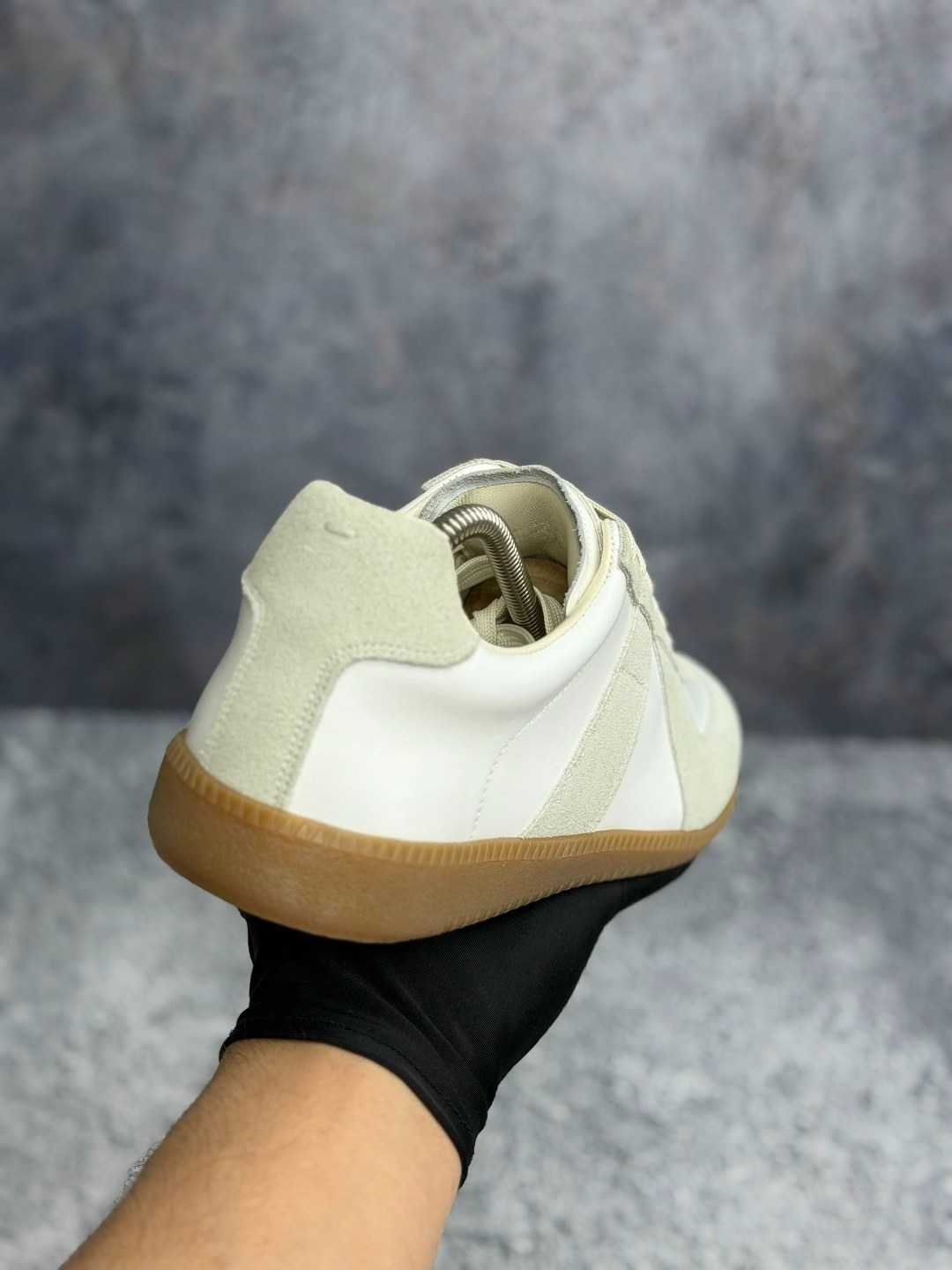 maison margiela replica кроссовки,,кроссовки maison margiela replica leather and suede белый/серый,maison margiela кроссовки,maison margiela белые кожаные низкие кроссовки