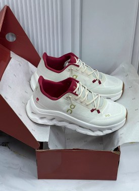Кроссовки