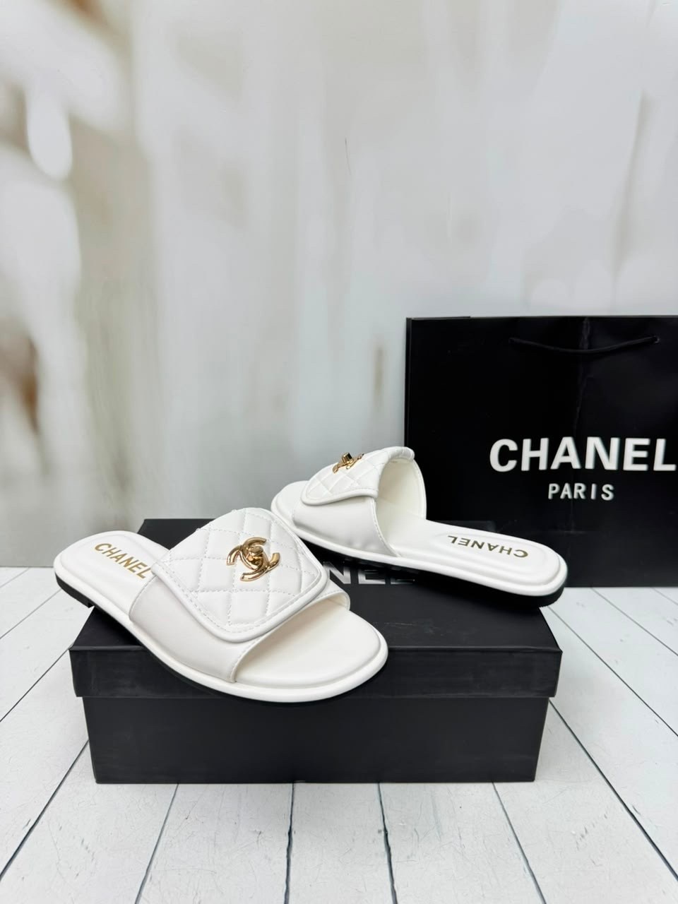 шлепанцы chanel,тапочки женские chanel,тапочки chanel,chanel шлепанцы женские,шлепки chanel женские
