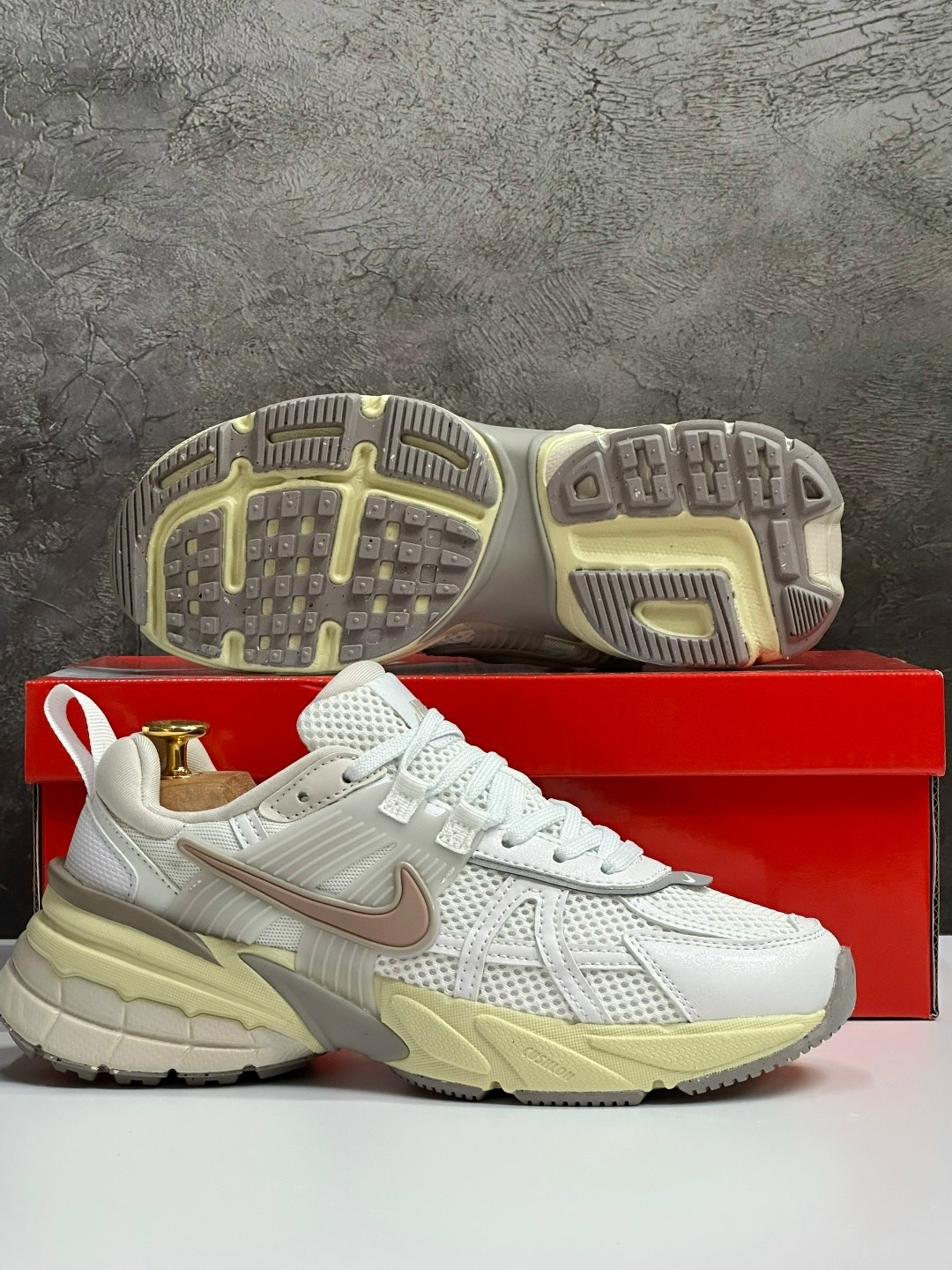 кроссовки nike,кроссовки nike v 2 k run,кроссовки nike v2k run,повседневные кроссовки,женские кроссовки
