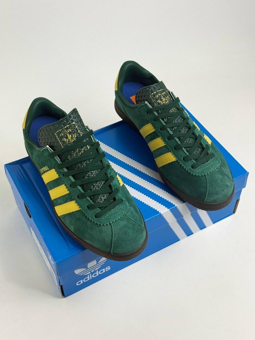 кроссовки adidas liverpool city series зеленый,adidas liverpool 2026 кроссовки,adidas hamburg зеленые,gazelle adidas green originals indoor,адидас сити сериес кроссовки