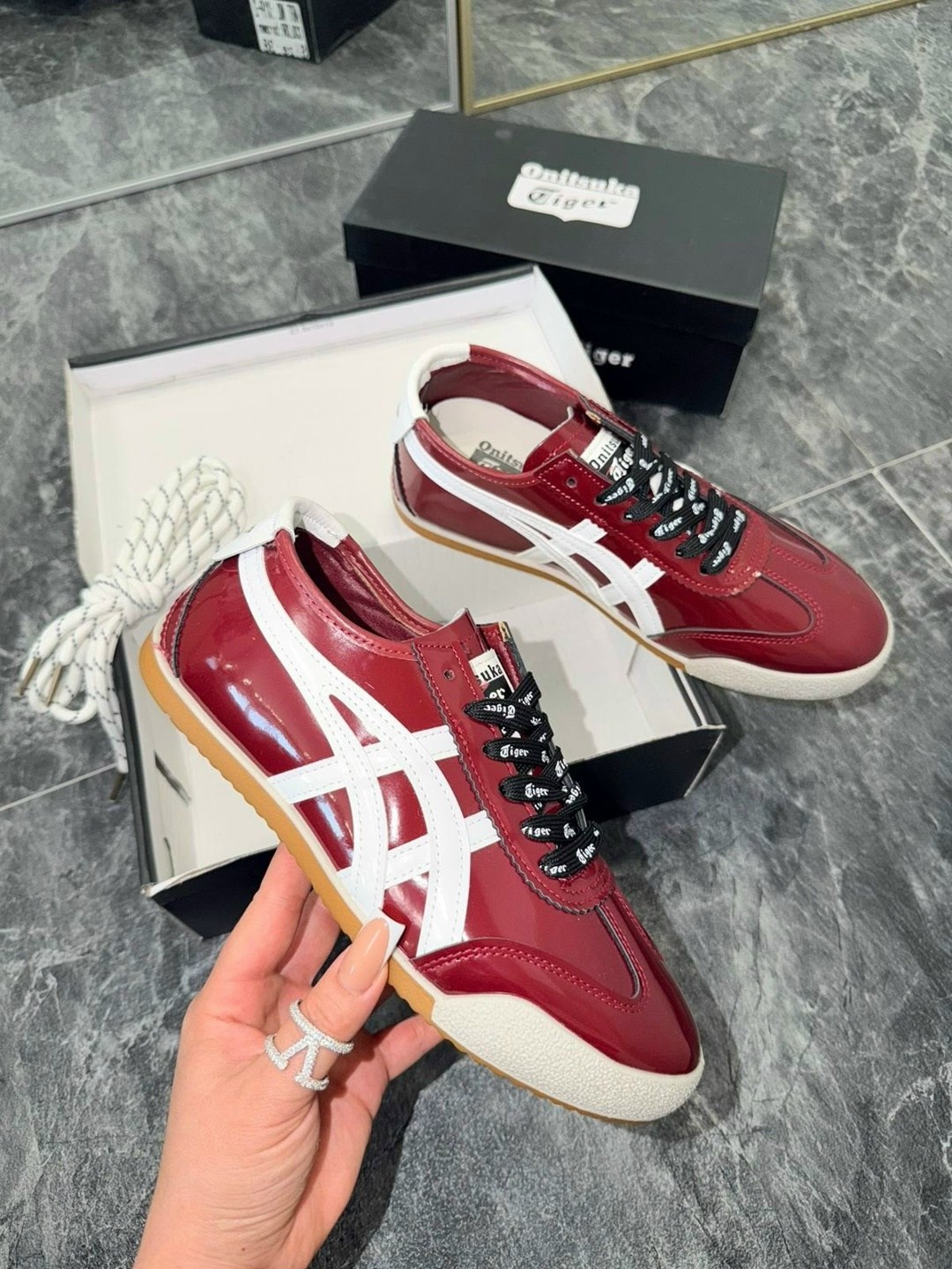 ,кроссовки golden goose,женские кроссовки,лакированные кроссовки,кеды golden goose