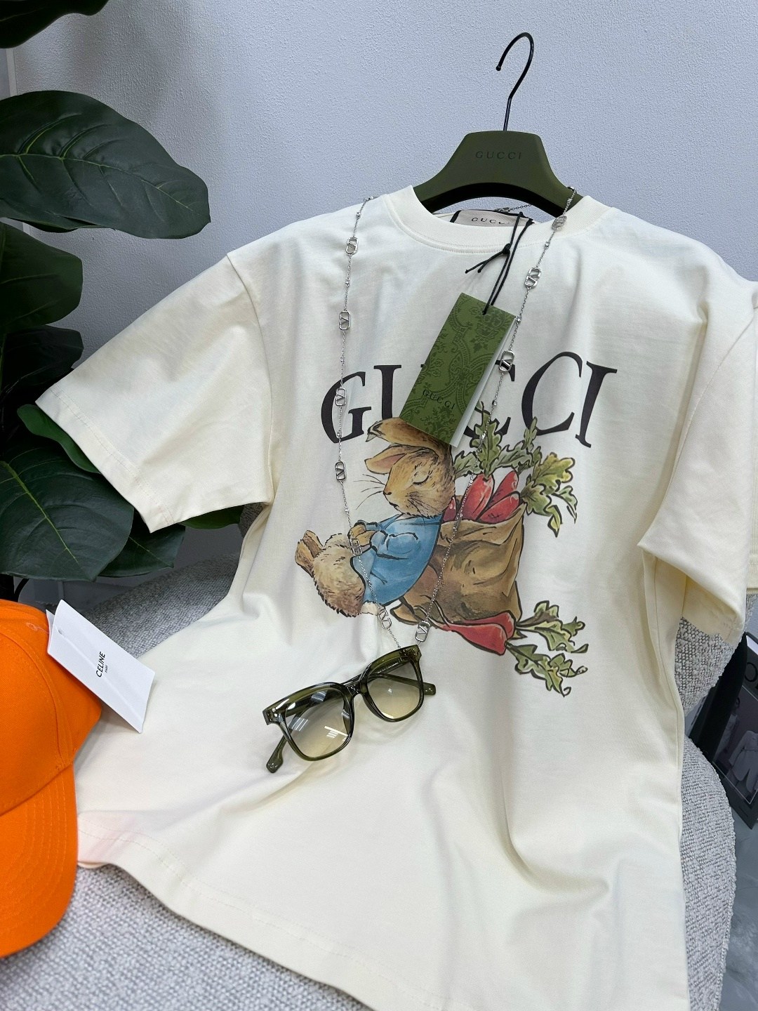 футболка женская gucci,gucci футболка,футболка гуччи,футболки дизайн,футболка женская