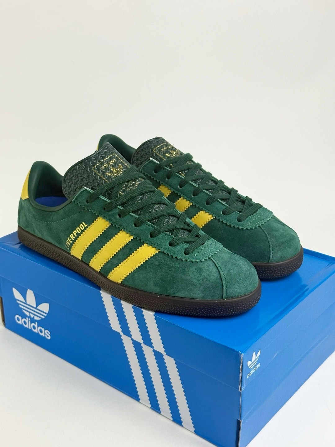 кроссовки adidas liverpool city series зеленый,adidas liverpool 2026 кроссовки,adidas hamburg зеленые,gazelle adidas green originals indoor,адидас сити сериес кроссовки