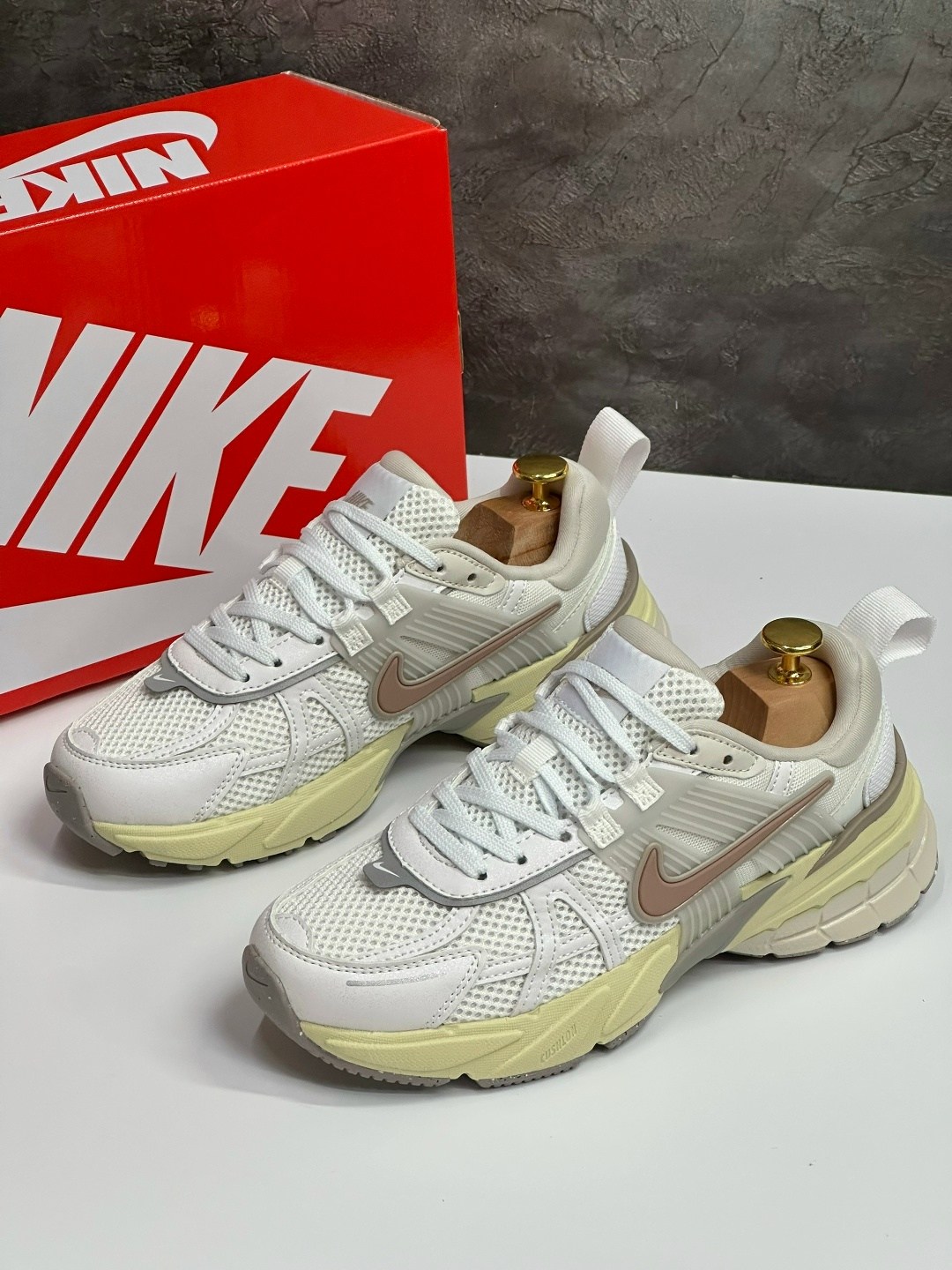 кроссовки nike,кроссовки nike v 2 k run,кроссовки nike v2k run,повседневные кроссовки,женские кроссовки
