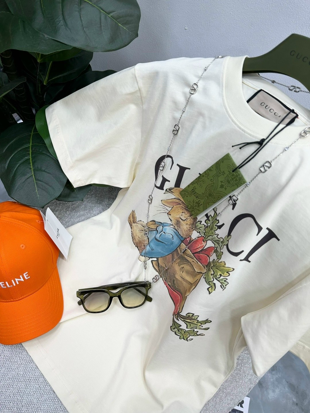 футболка женская gucci,gucci футболка,футболка гуччи,футболки дизайн,футболка женская