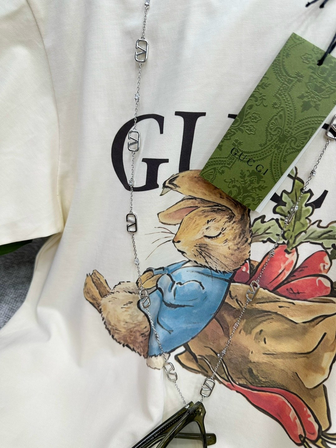 футболка женская gucci,gucci футболка,футболка гуччи,футболки дизайн,футболка женская