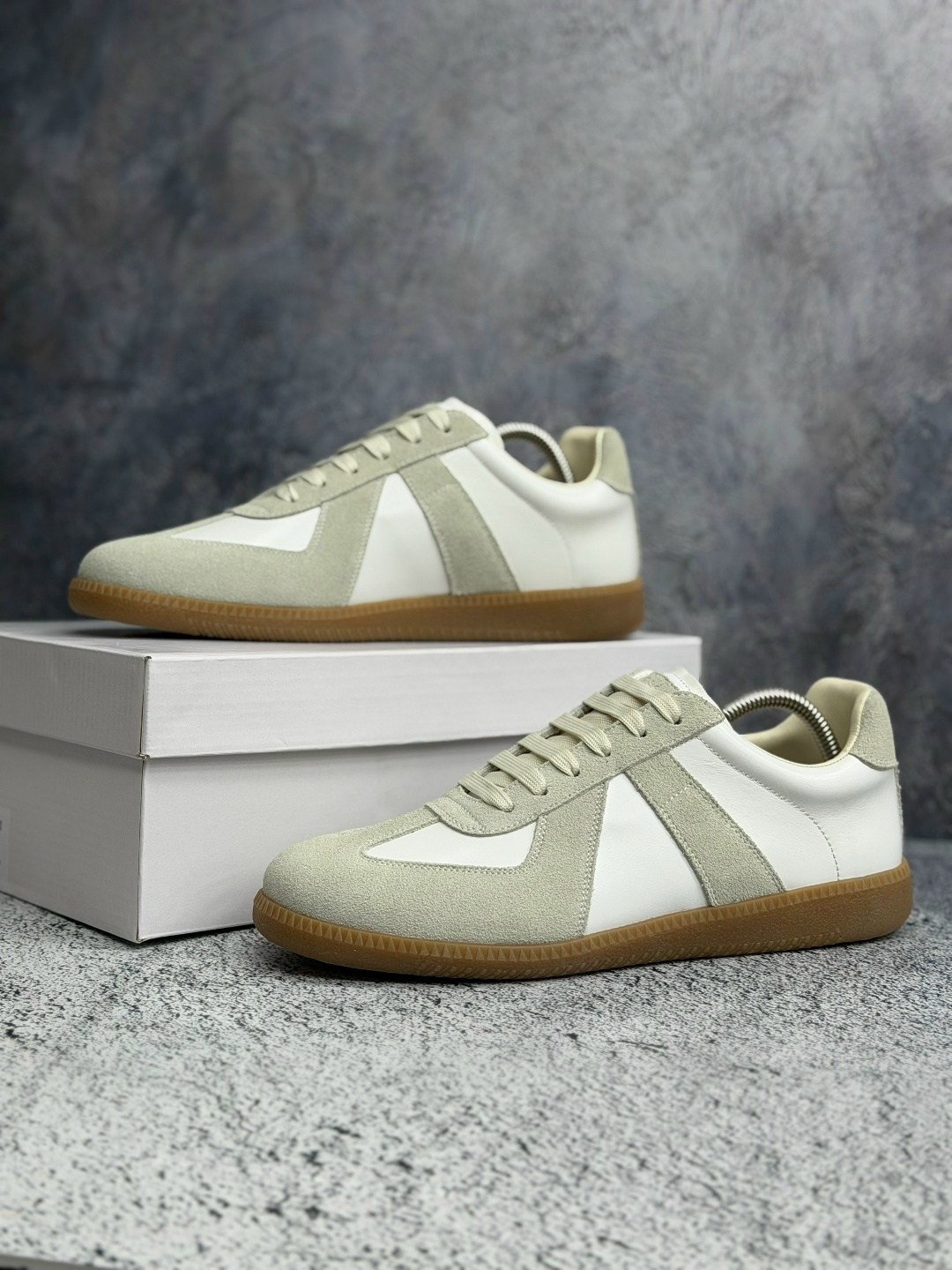 maison margiela replica кроссовки,,кроссовки maison margiela replica leather and suede белый/серый,maison margiela кроссовки,maison margiela белые кожаные низкие кроссовки