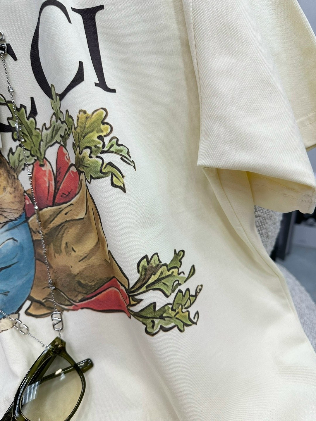 футболка женская gucci,gucci футболка,футболка гуччи,футболки дизайн,футболка женская