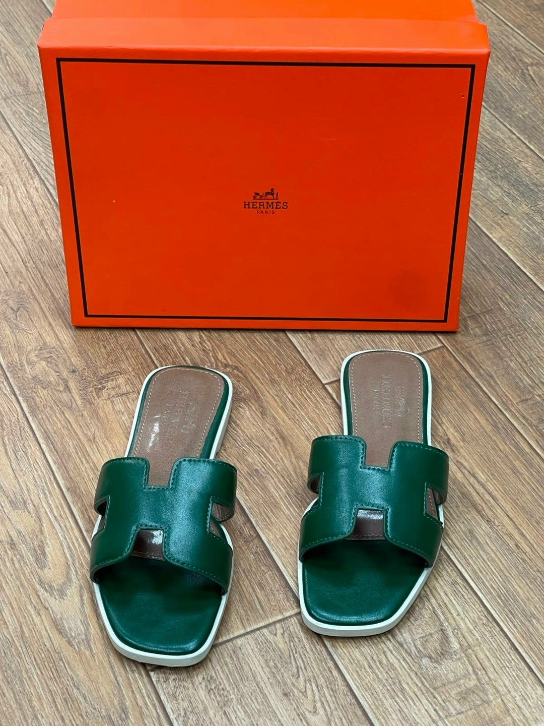 hermes шлепанцы,шлепки hermes женские,тапочки hermes,шлепки эрмес,тапочки хермес женские