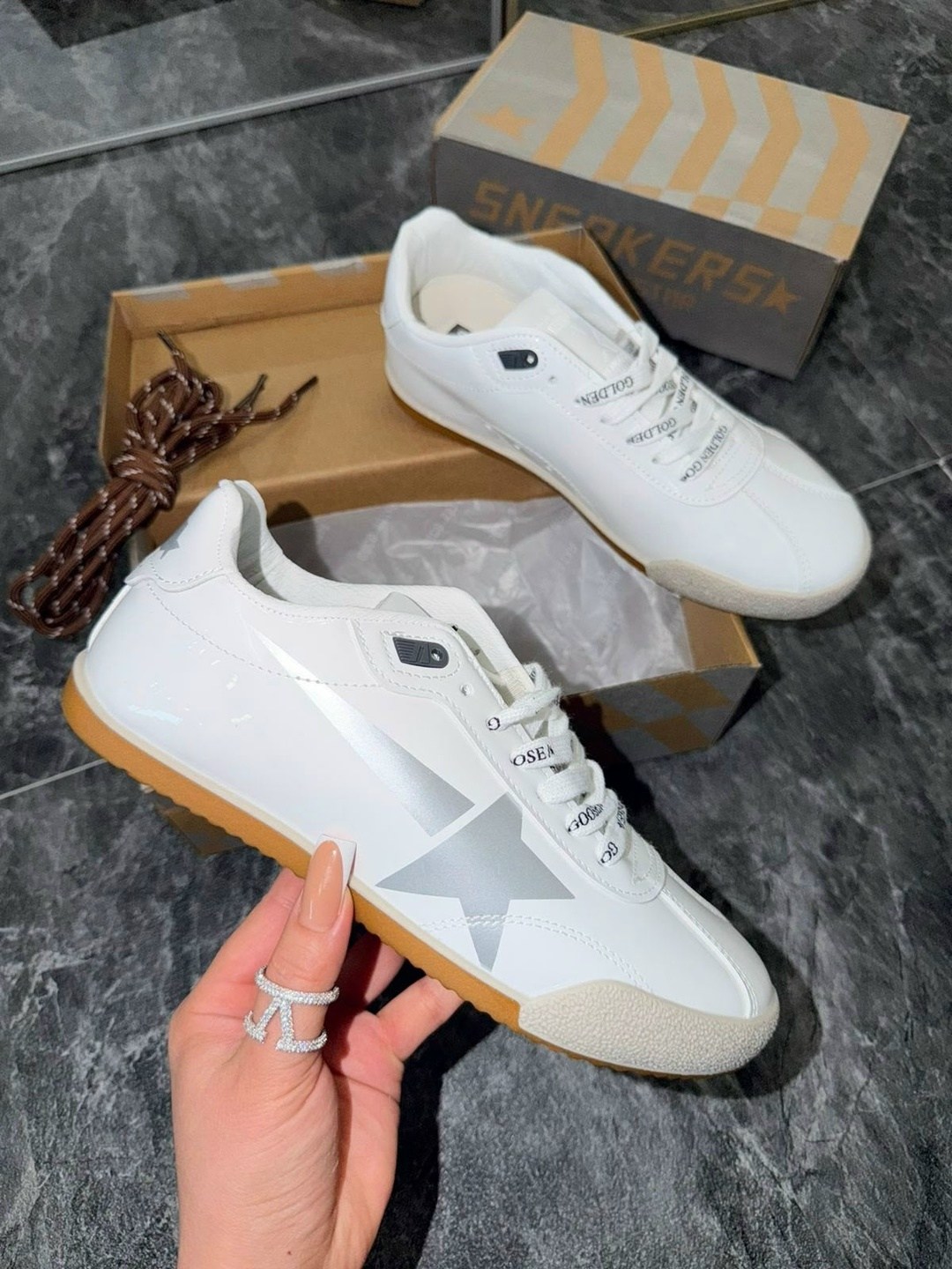 ,кроссовки golden goose,женские кроссовки,лакированные кроссовки,кеды golden goose