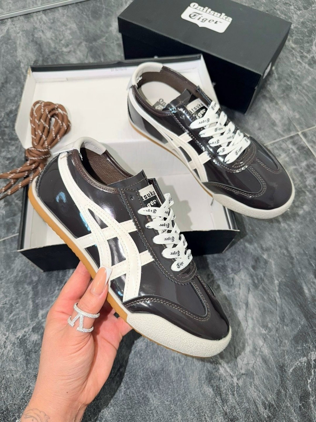 ,кроссовки golden goose,женские кроссовки,лакированные кроссовки,кеды golden goose