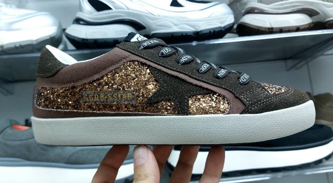 ,кроссовки golden goose с пайетками на платформе,кеды golden goose,golden goose кроссовки, женская
