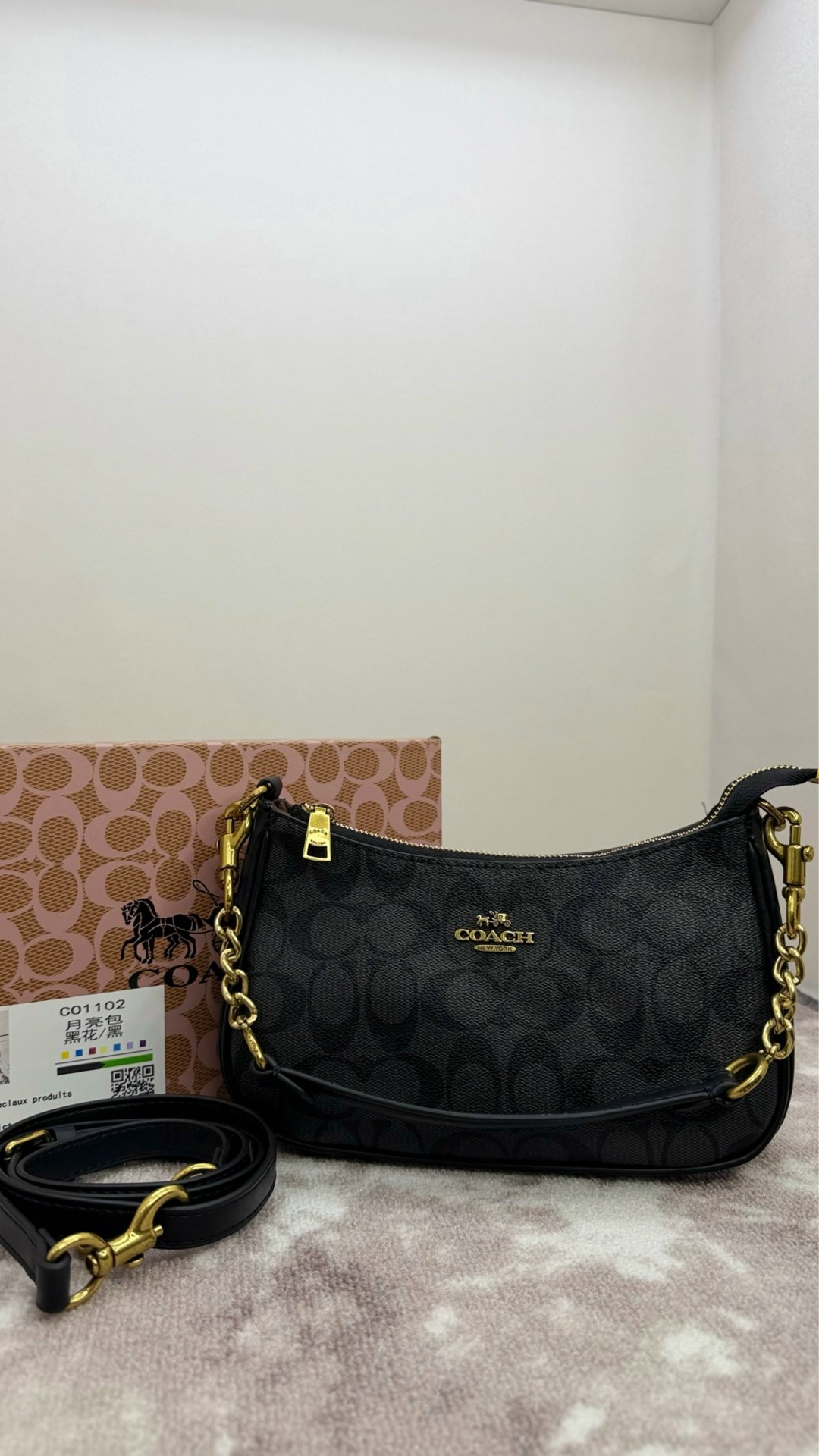 женская сумка coach,брендовая сумка через плечо coach,сумка coach,coach сумка на плечо,сумка багет через плечо coach