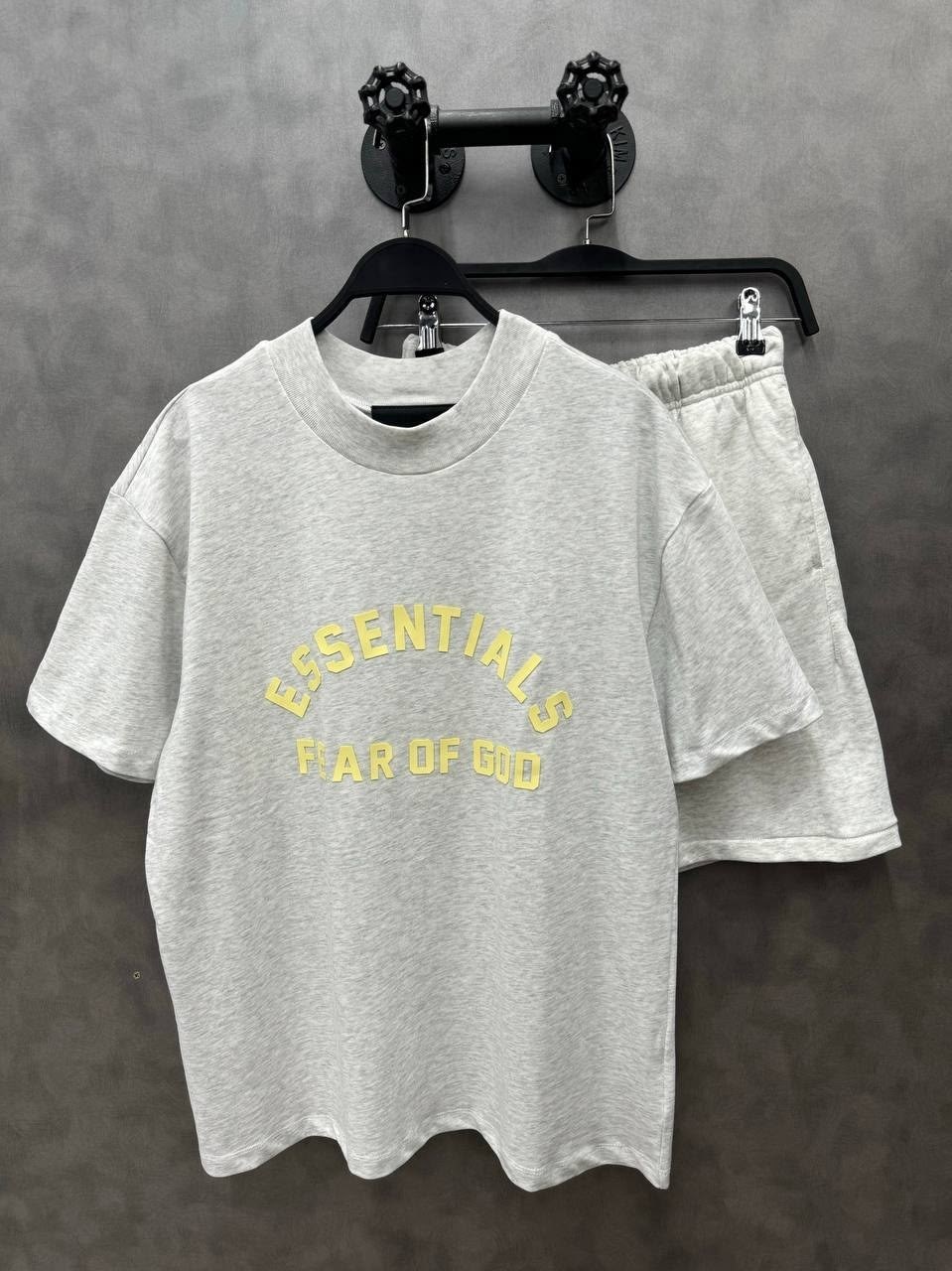 fear of god essentials,футболка fear of god essentials,круглый вырез fear of god essentials,футболка fear of god,футболка мужская оверсайз