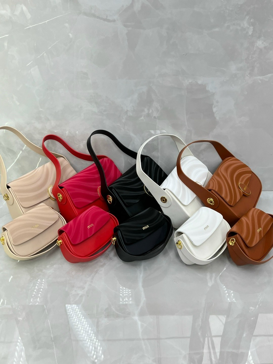 сумка женская miu miu,сумка miu miu,miu miu сумка на плечо,сумка,женская сумка