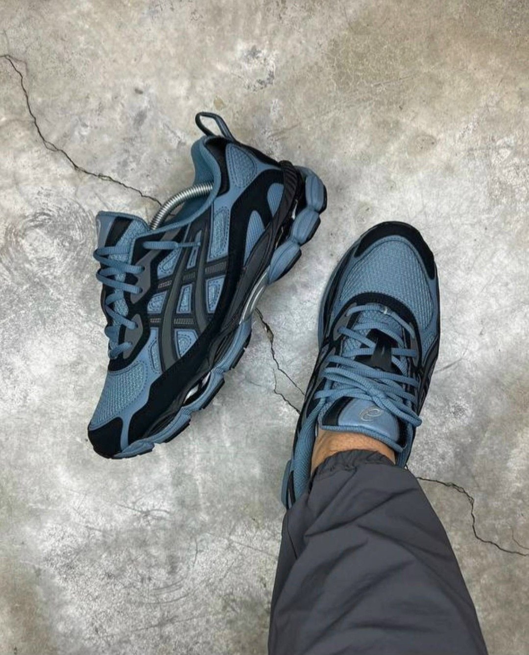 мужские кроссовки asics,кроссовки asics,кроссовки asics gel-nyc,кроссовки,спортивные кроссовки asics gel nyc asics цвет серый черный