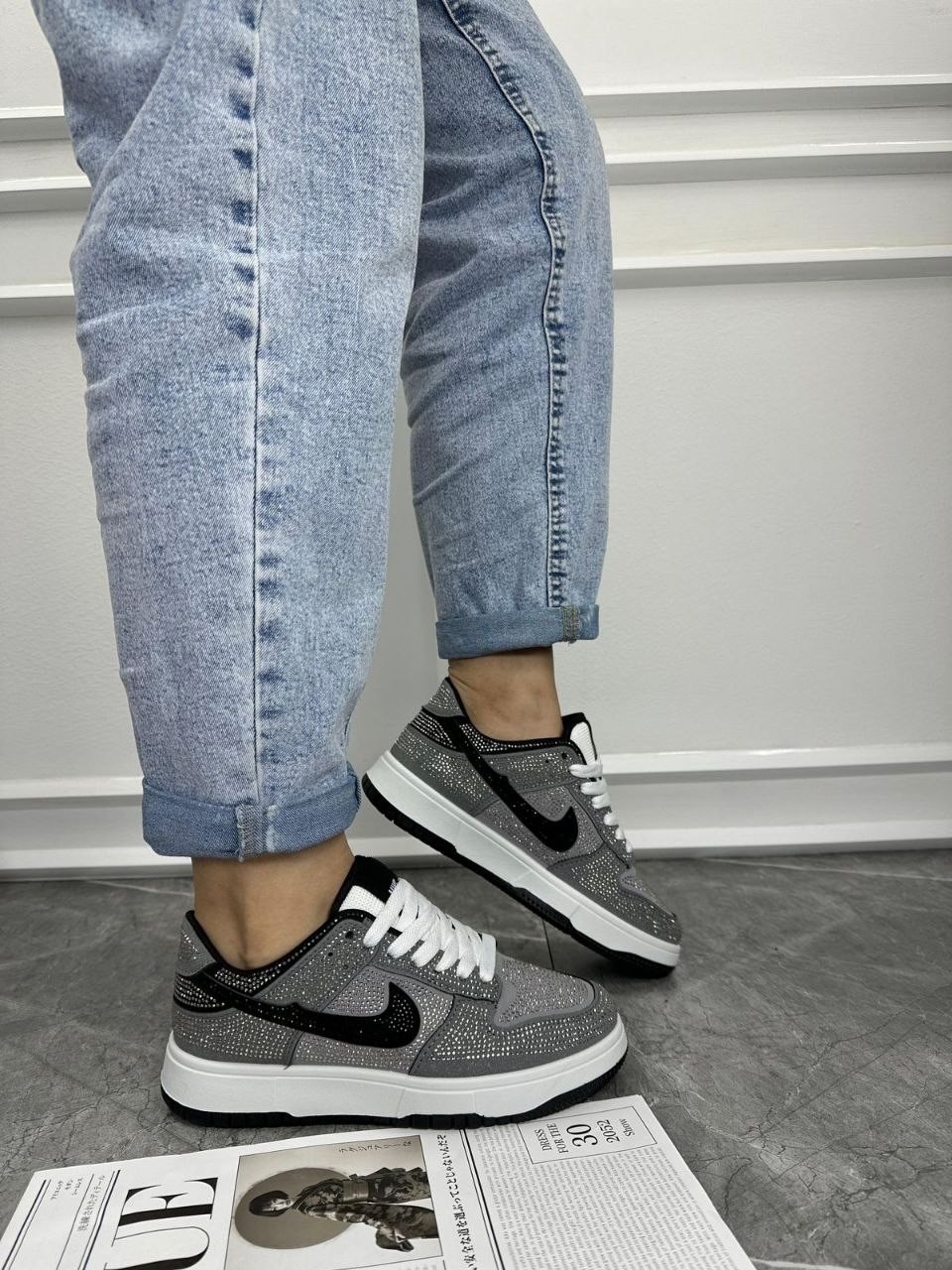 кроссовки,женские кроссовки,swarovski air jordan 1 low hm9208 001,swarovski x nike air jordan 1 low og "stealth",swarovski air jordan 1 low og crystal stealth hm9208-001